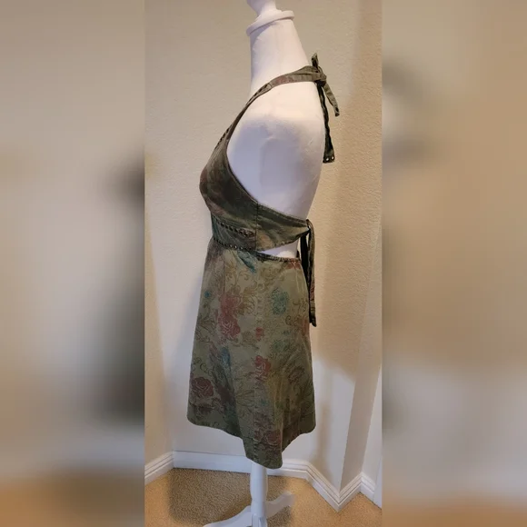 Green bodycon dress with many details & studs, size Medium - Picture 3 of 6